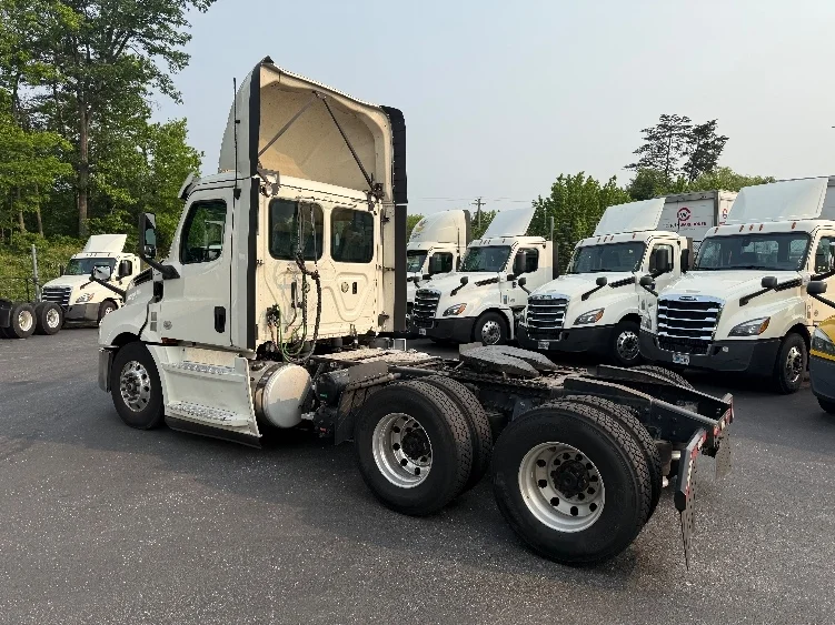 2019 Freightliner in Jessup, MD — photo 5