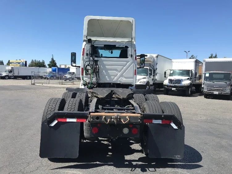 2019 International LT in West Sacramento, CA — photo 6