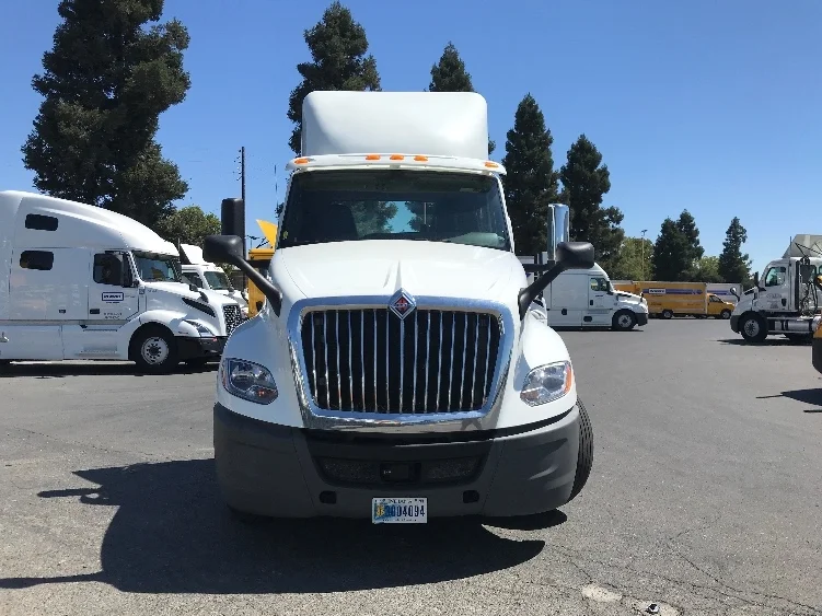 2019 International LT in West Sacramento, CA — photo 2