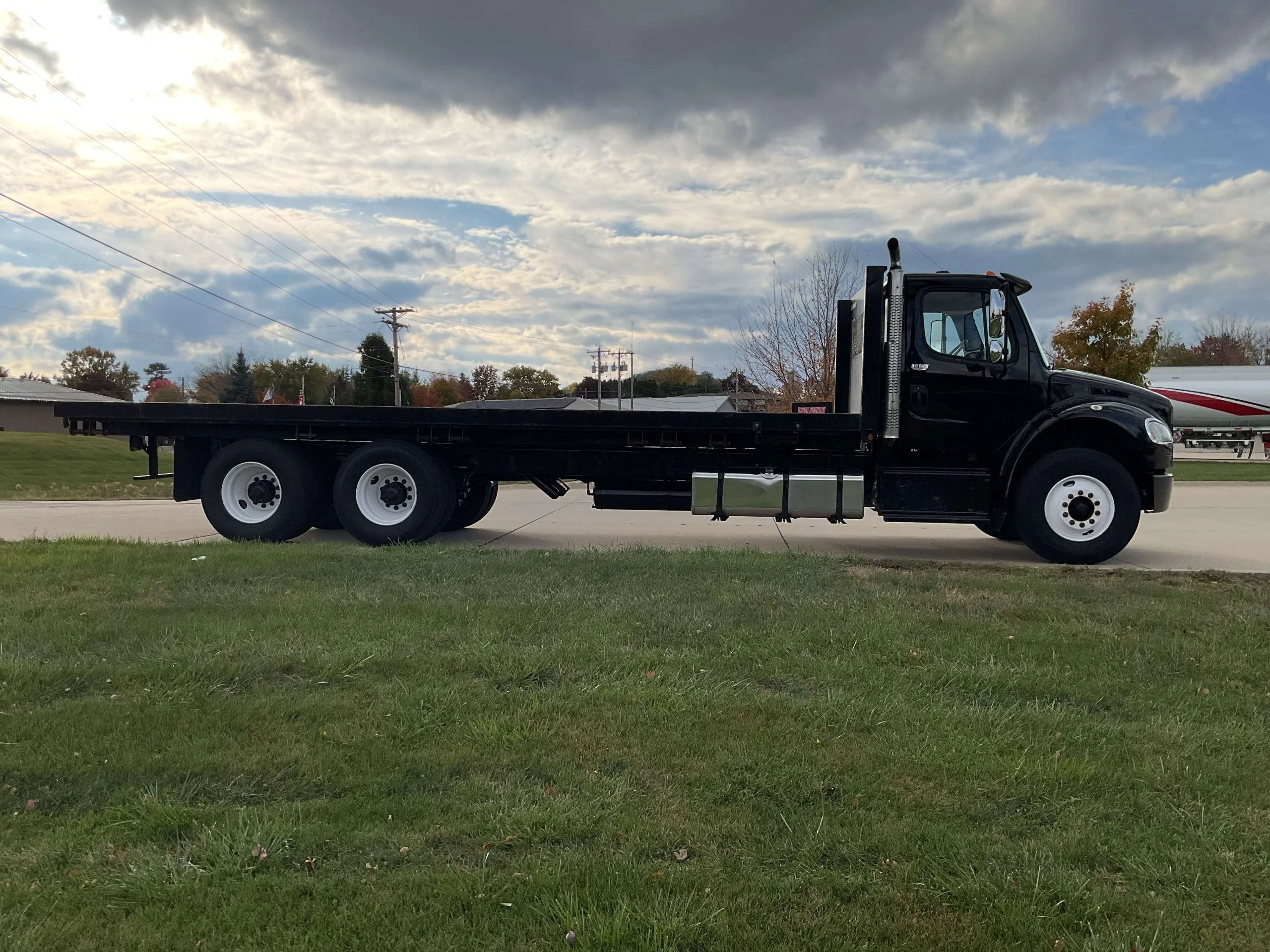 2017 Freightliner M2 106 in Cedar Rapids, IA — photo 6