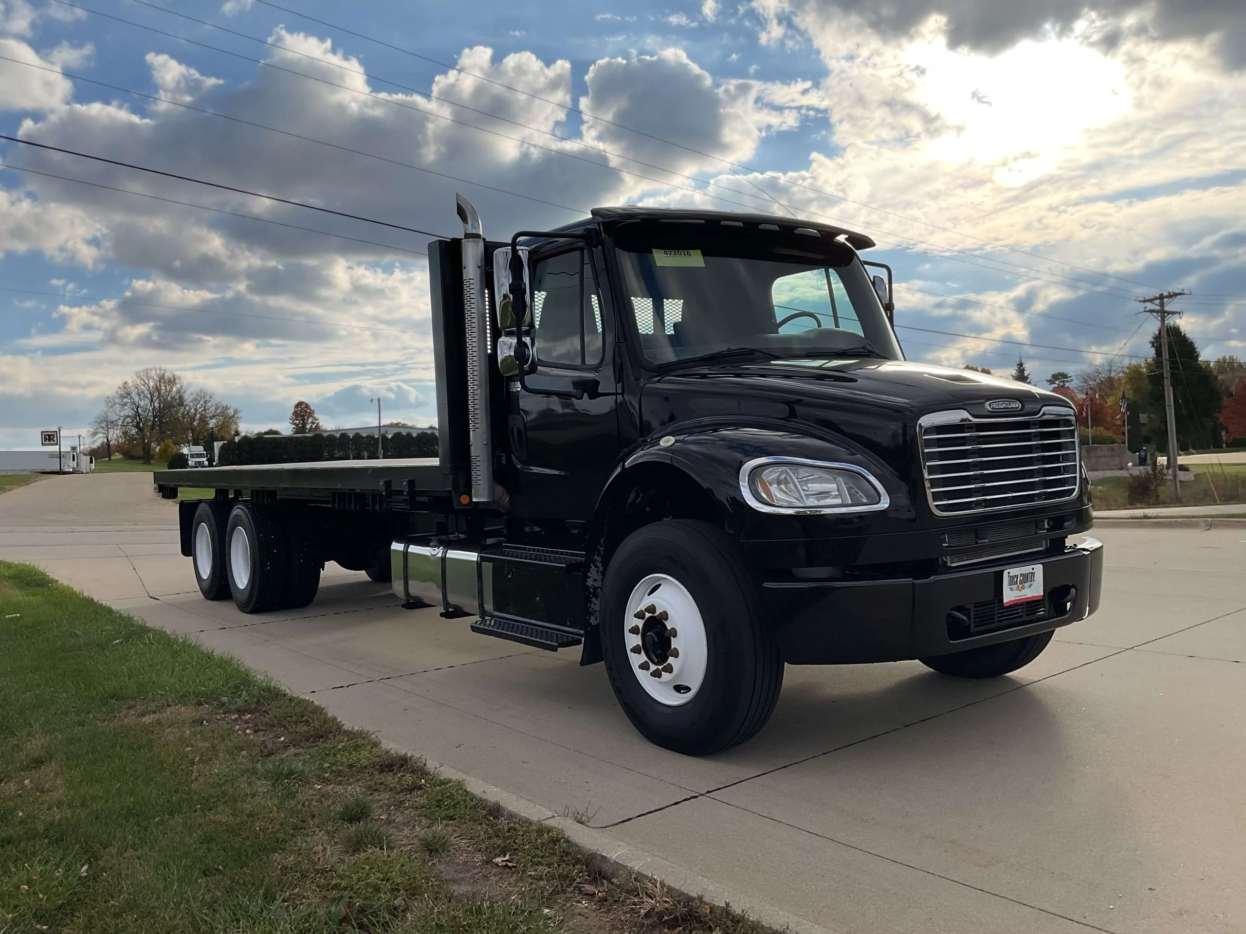2017 Freightliner M2 106 in Cedar Rapids, IA — photo 3