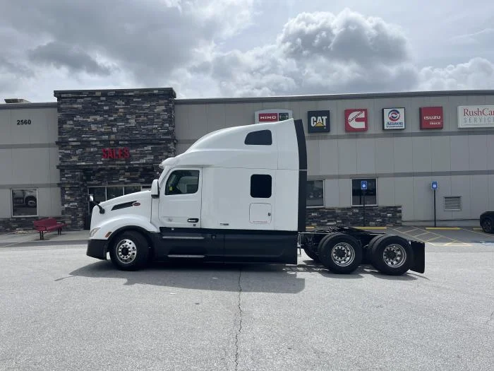 2022 Peterbilt 579 — photo 9
