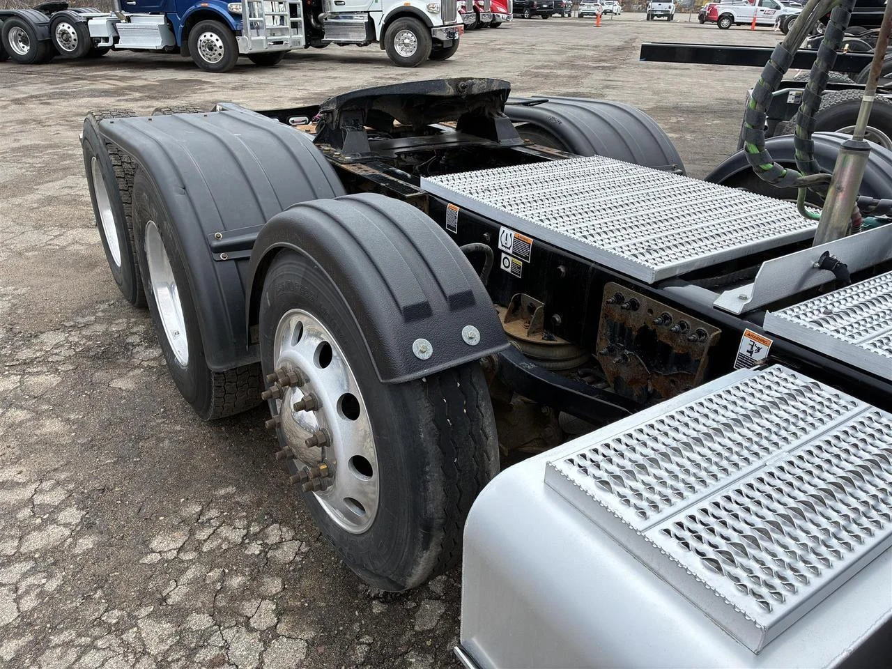 2023 Peterbilt 567 - image 7