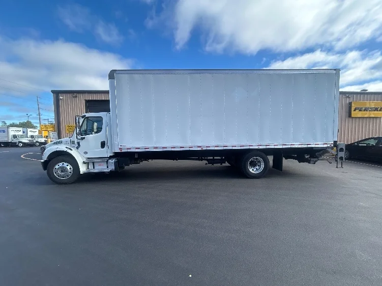 2022 Freightliner eM2 in Portland, OR — photo 4