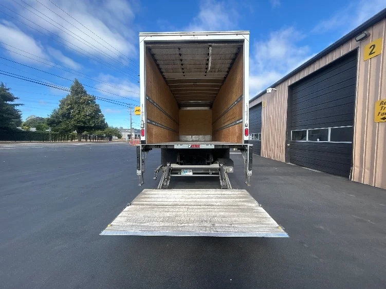 2022 Freightliner eM2 in Portland, OR — photo 9