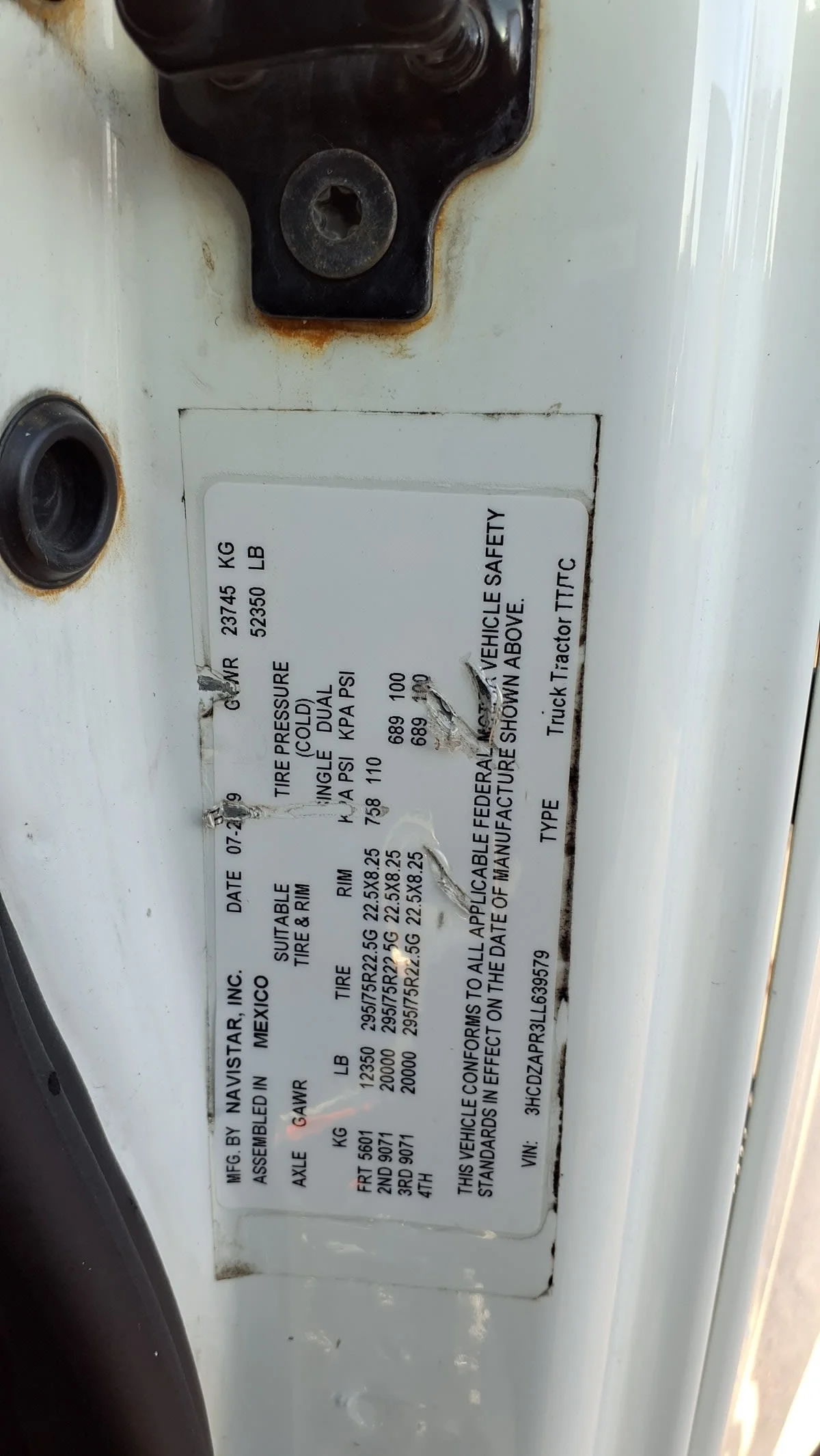 2020 International LT - image 9