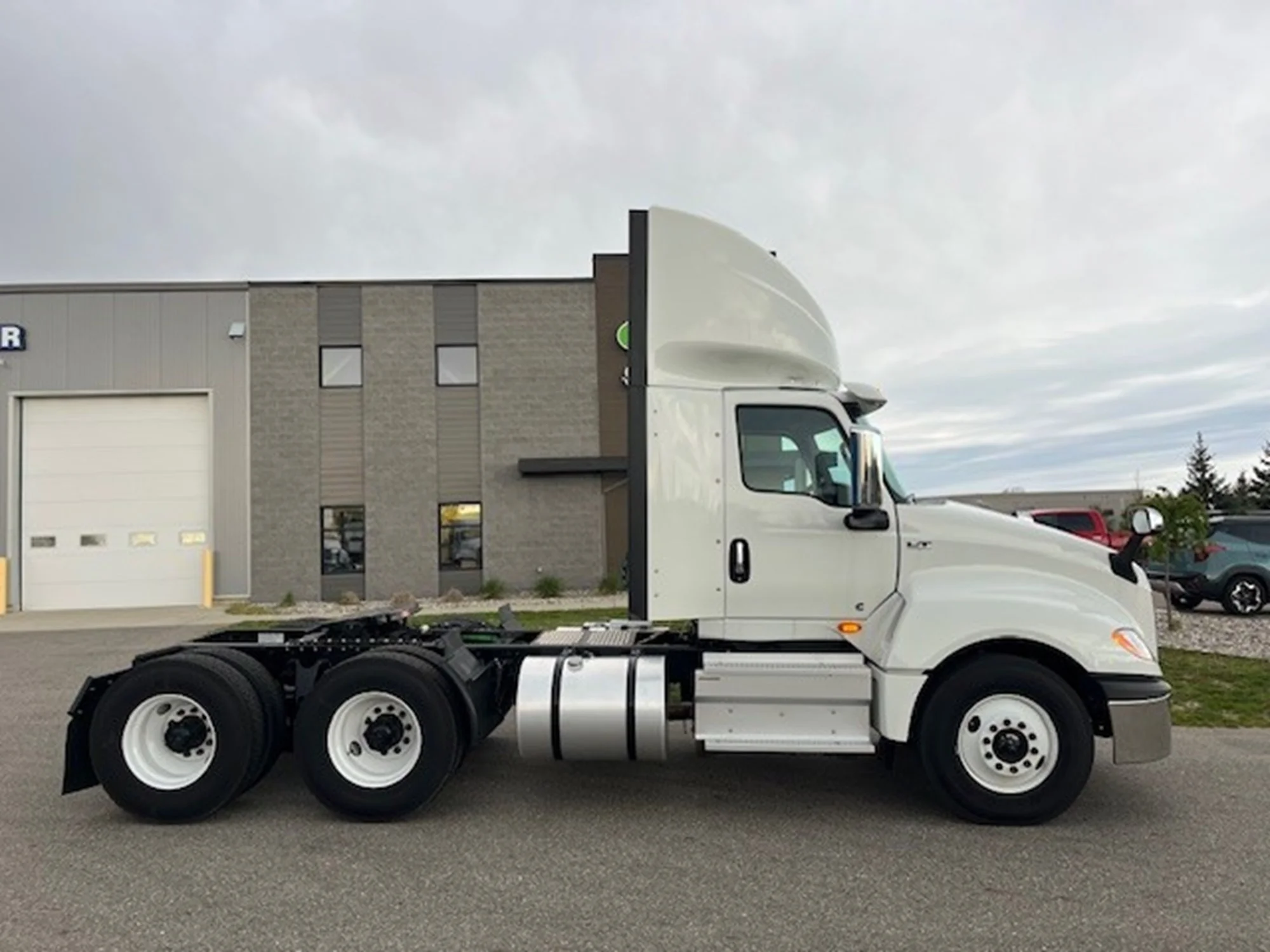 2025 International LT in MI — photo 19