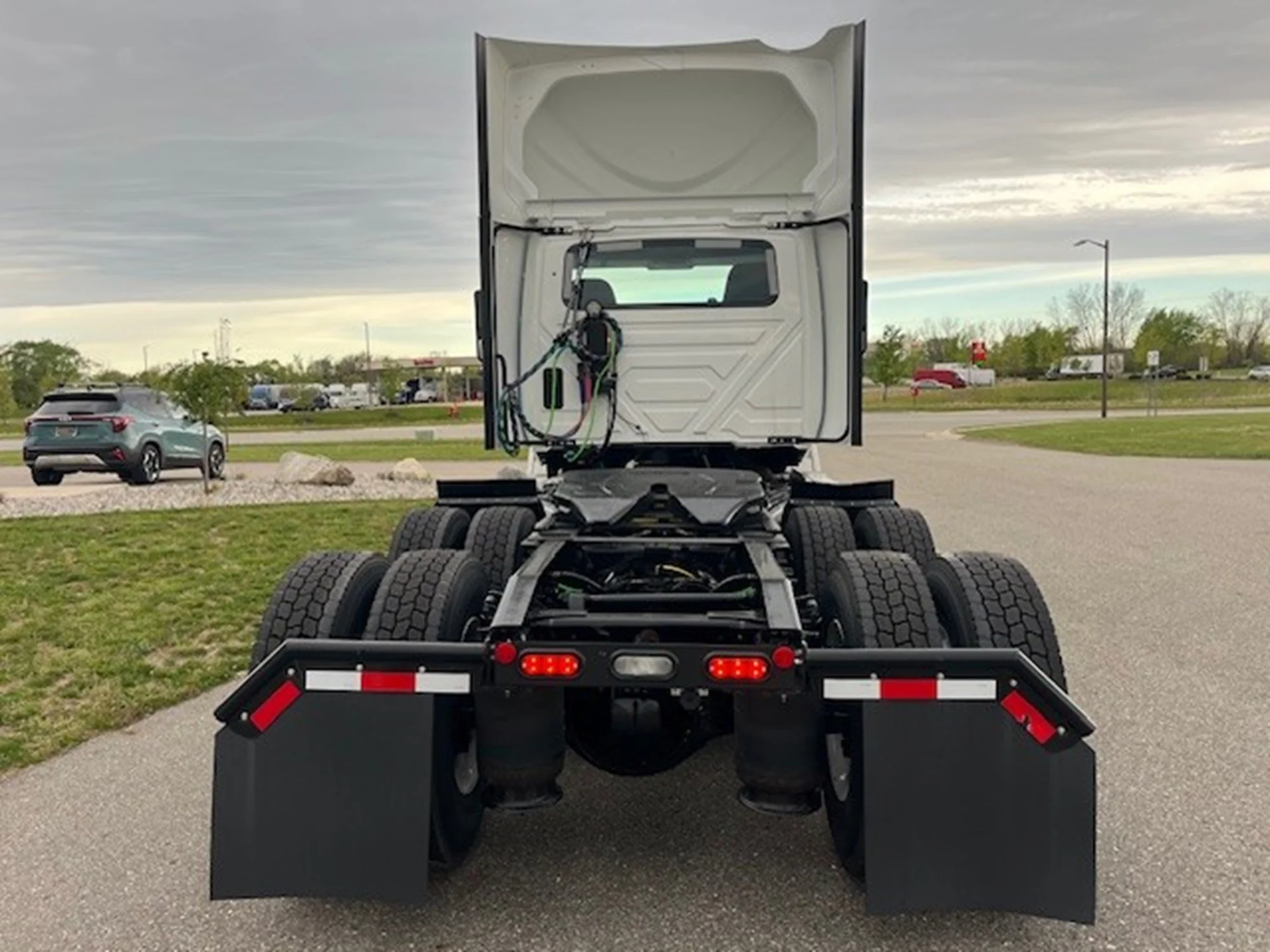 2025 International LT in MI — photo 17