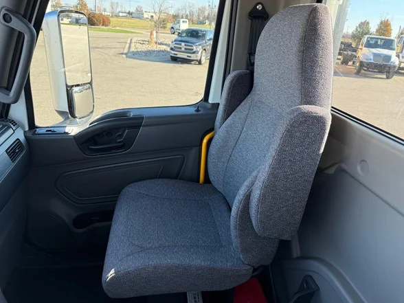 2025 International LT in MI — photo 3