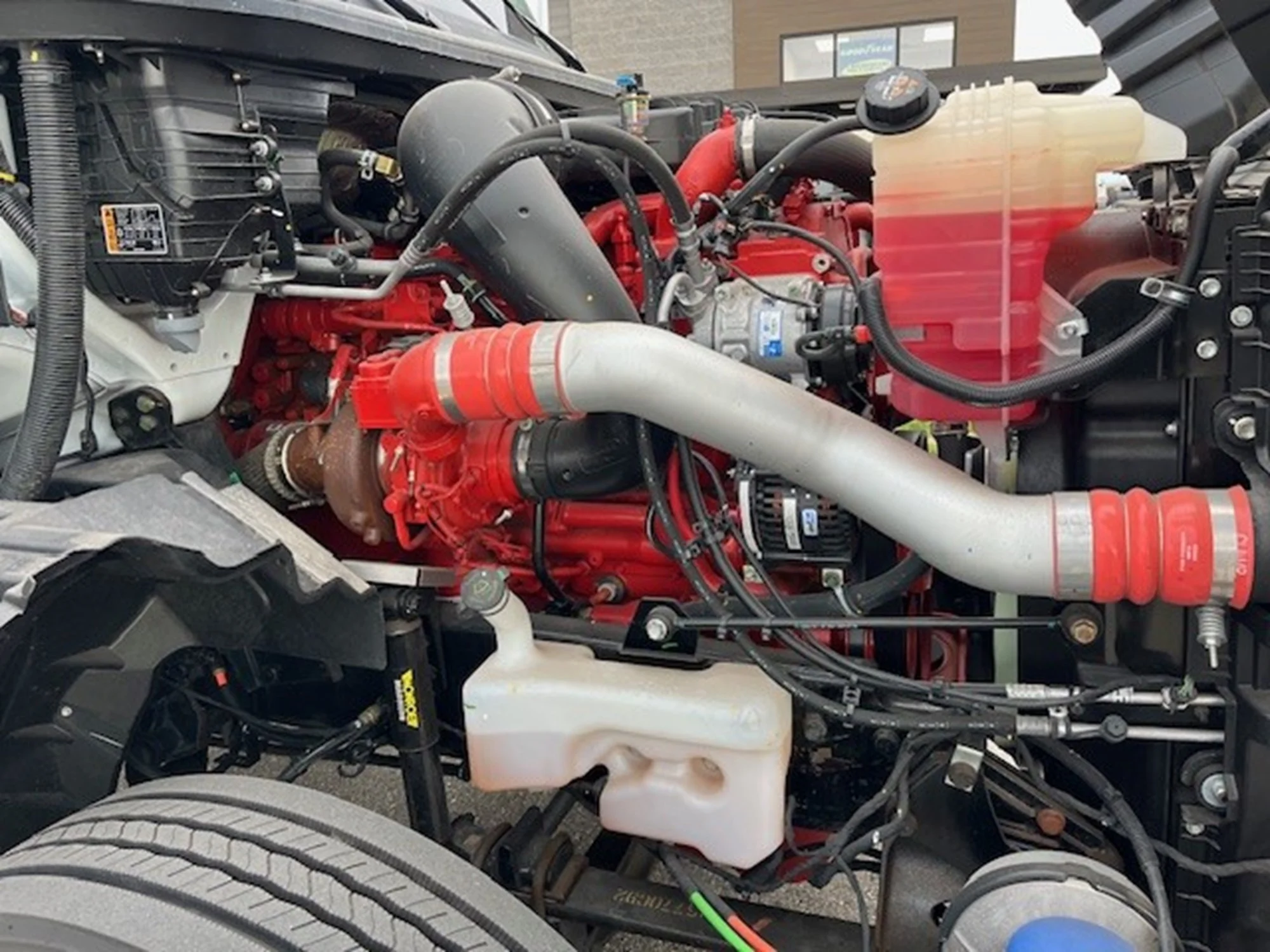 2025 International LT in MI — photo 13