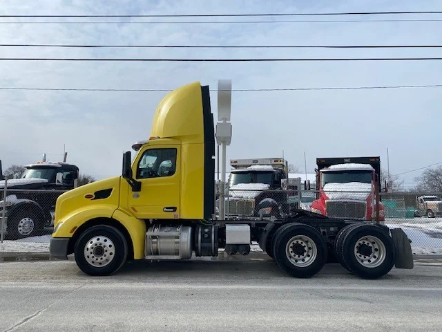 2021 Peterbilt 579 - image 7