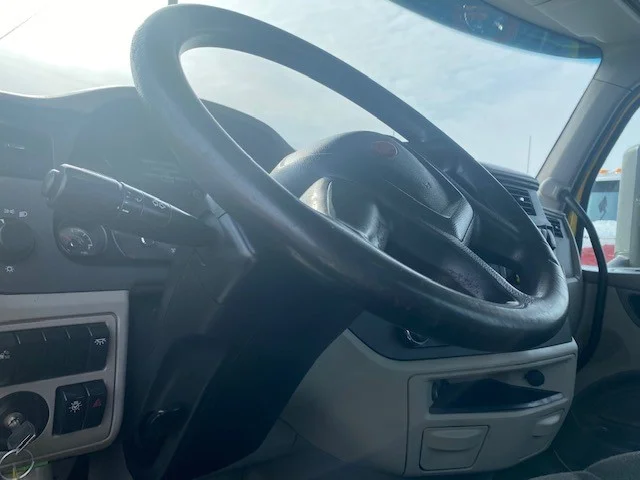 2021 Peterbilt 579 - image 4