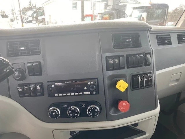 2021 Peterbilt 579 in Eau Claire, PA — photo 11