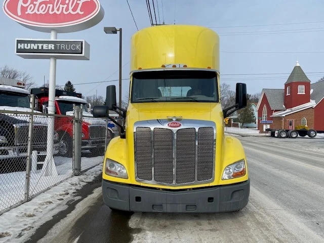 2021 Peterbilt 579 - image 3