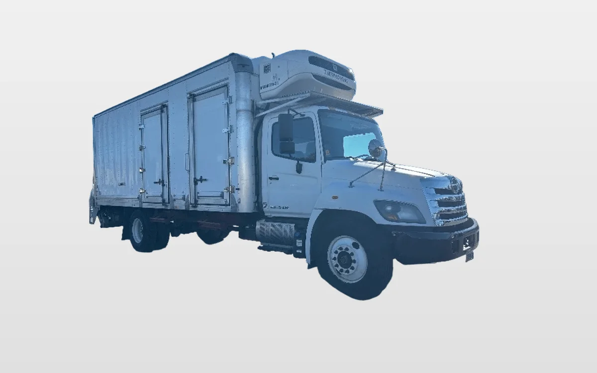 2018 Hino 338 - image 1