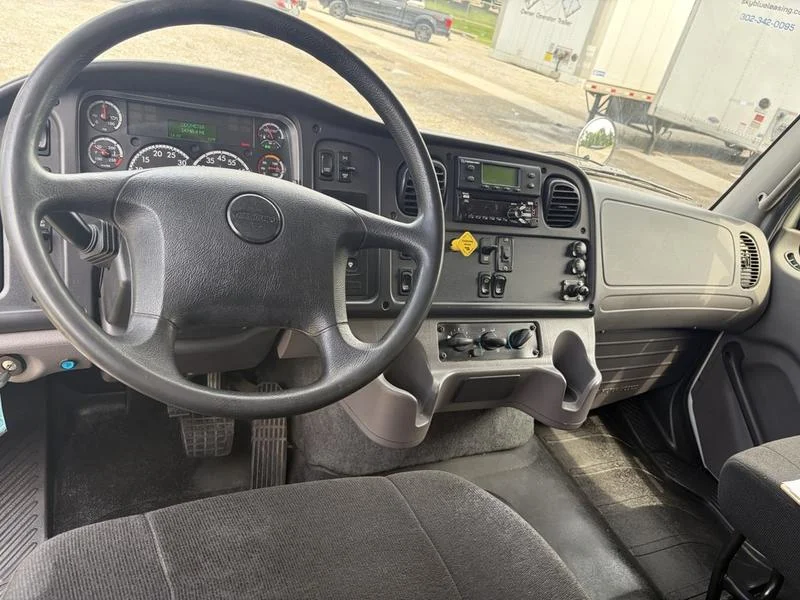 2020 Freightliner M2 106 in Walton, KY — photo 12