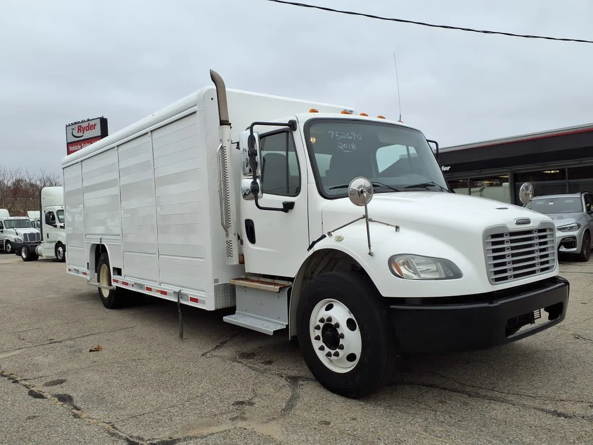 2018 Freightliner M2 106 in Warwick, RI — photo 3