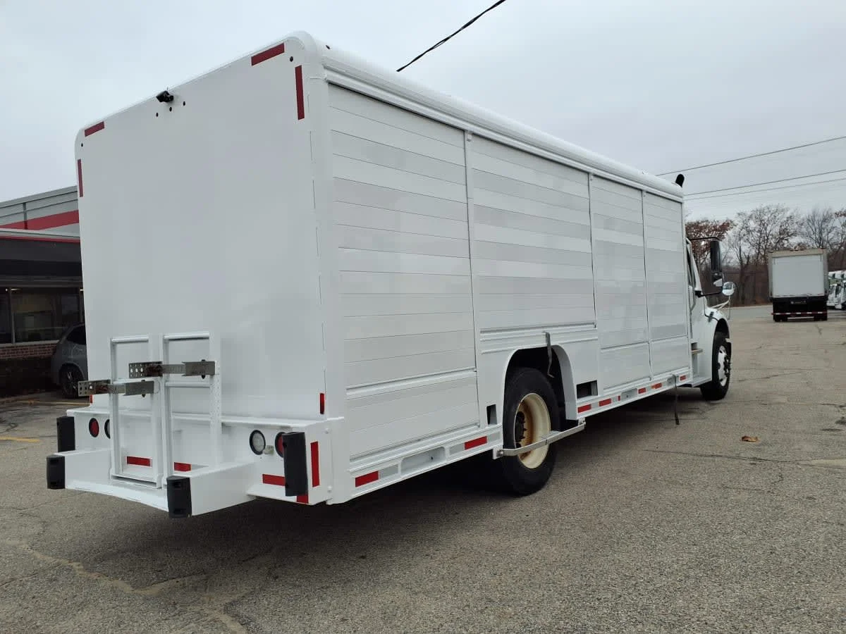 2018 Freightliner M2 106 in Warwick, RI — photo 4