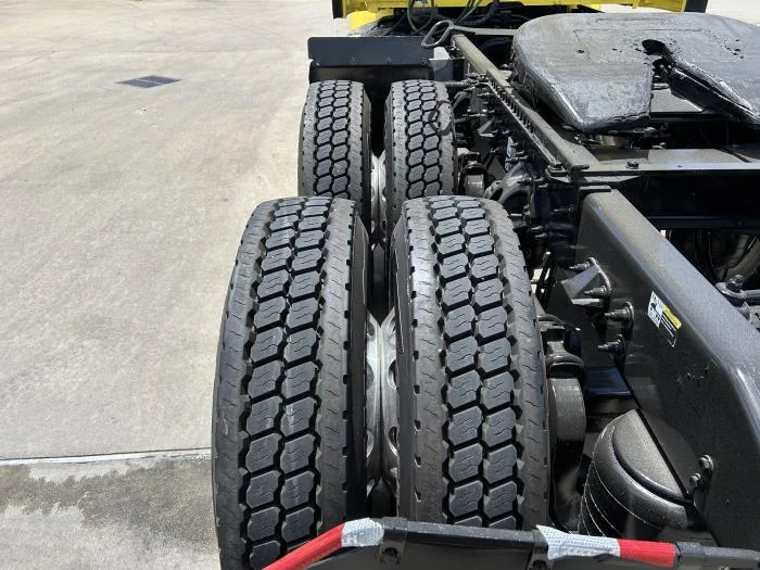 2021 Peterbilt 579 - image 13