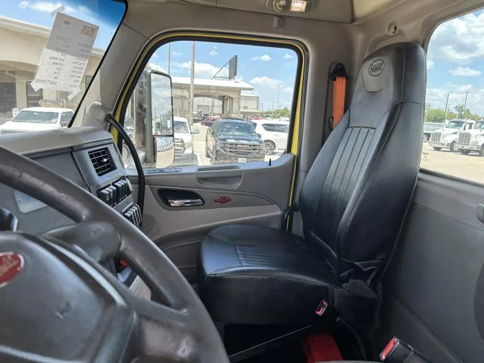 2021 Peterbilt 579 - image 26