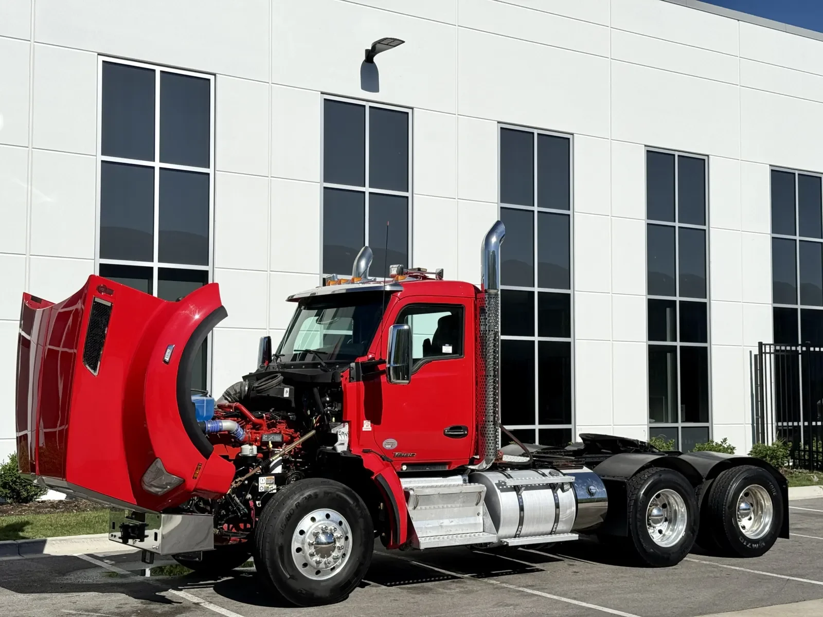 2022 Kenworth T880 in New Lenox, IL — photo 10