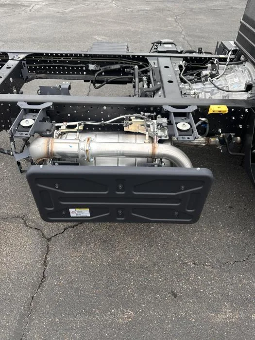 2024 Isuzu NRR - image 23