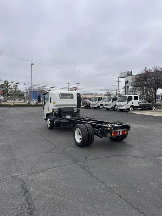 2024 Isuzu NRR - image 19