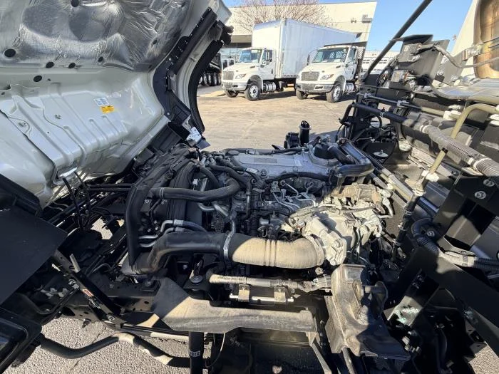 2024 Isuzu NRR - image 11