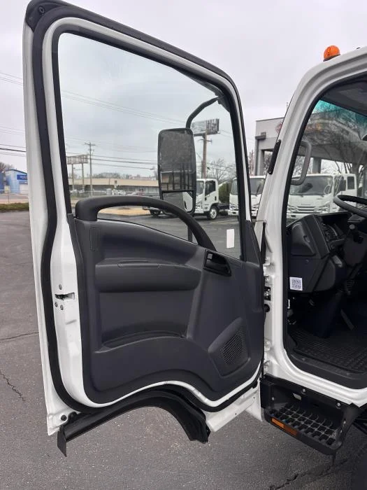 2024 Isuzu NRR in Memphis, TN — photo 26