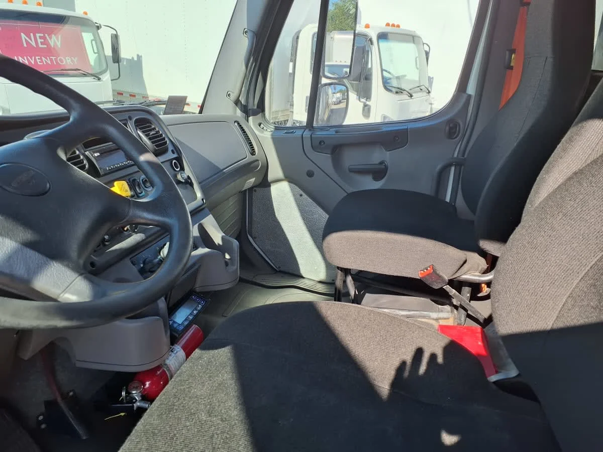 2019 Freightliner M2 106 in Warwick, RI — photo 8