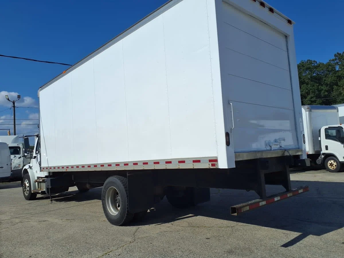 2019 Freightliner M2 106 in Warwick, RI — photo 6