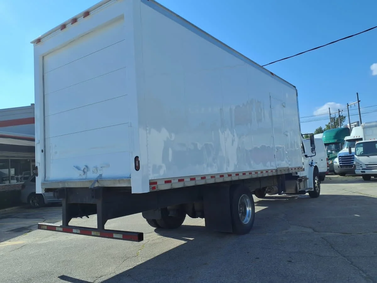 2019 Freightliner M2 106 in Warwick, RI — photo 4