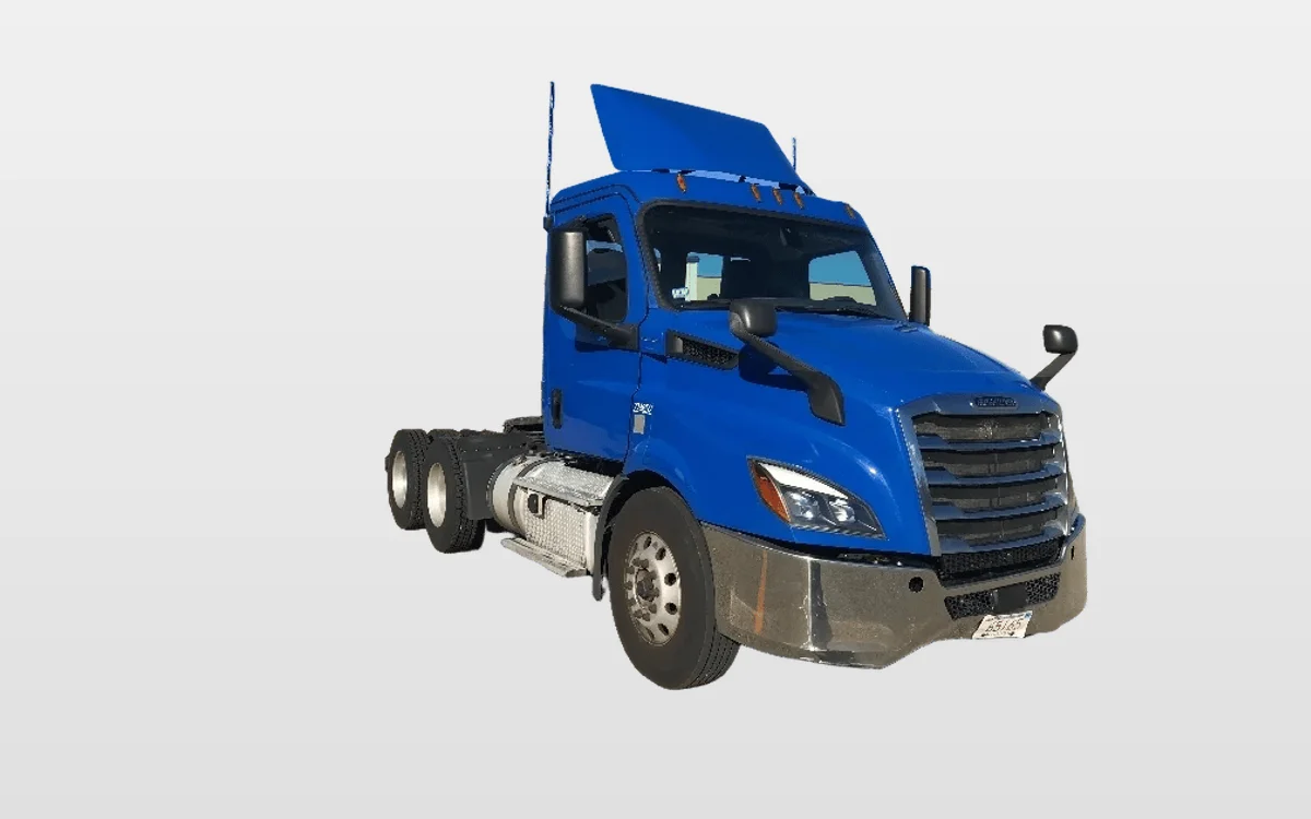 2019 Freightliner Cascadia - image 1
