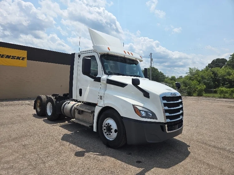 2020 Freightliner Cascadia in Jackson, MI