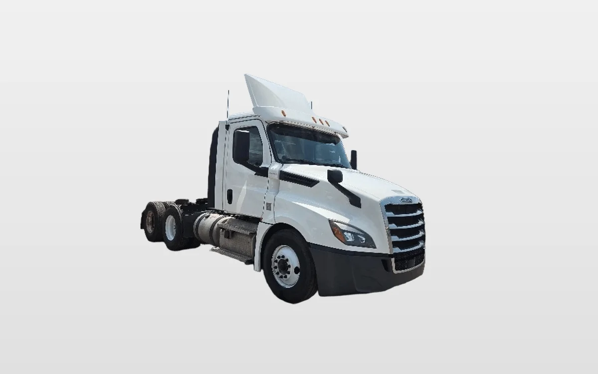 2020 Freightliner Cascadia - image 1
