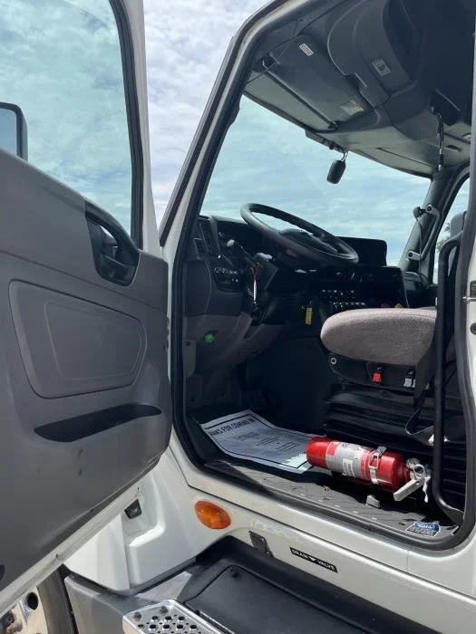 2023 International LT — photo 14