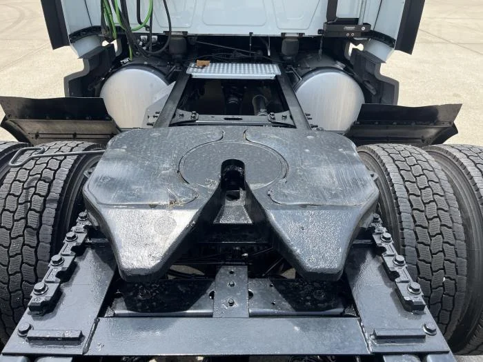 2023 International LT — photo 7