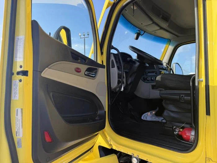 2023 Peterbilt 579 — photo 24