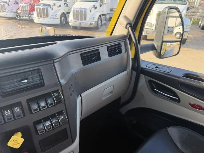 2023 Peterbilt 579 — photo 28