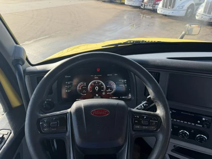 2023 Peterbilt 579 — photo 30