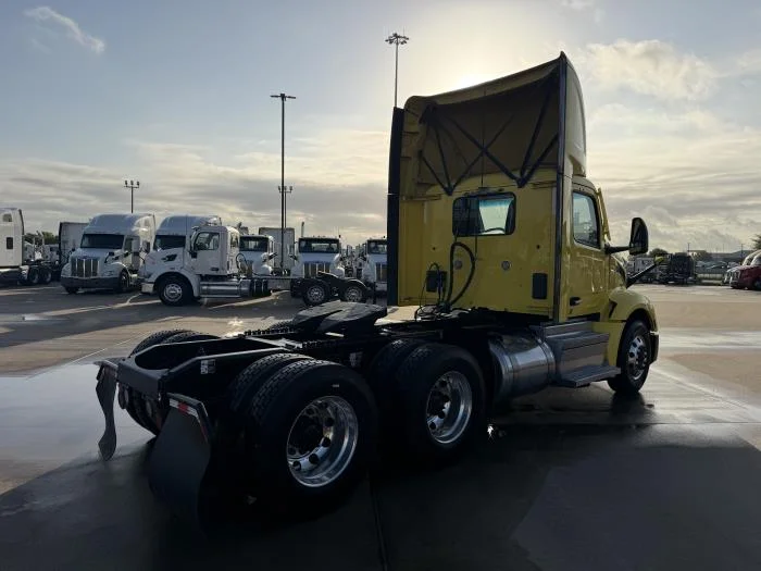 2023 Peterbilt 579 — photo 6