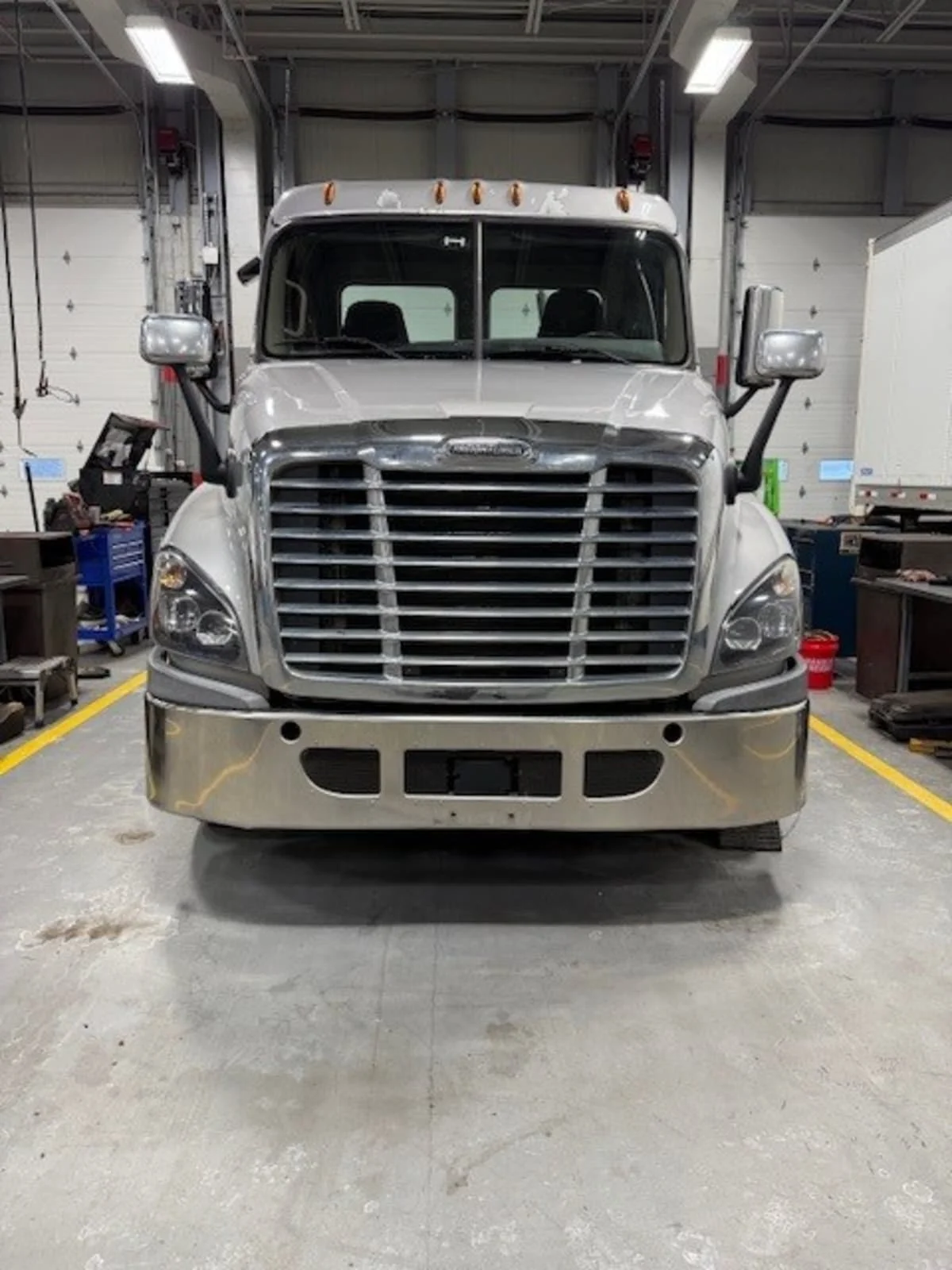 2019 Freightliner Cascadia in Allentown, PA — photo 2