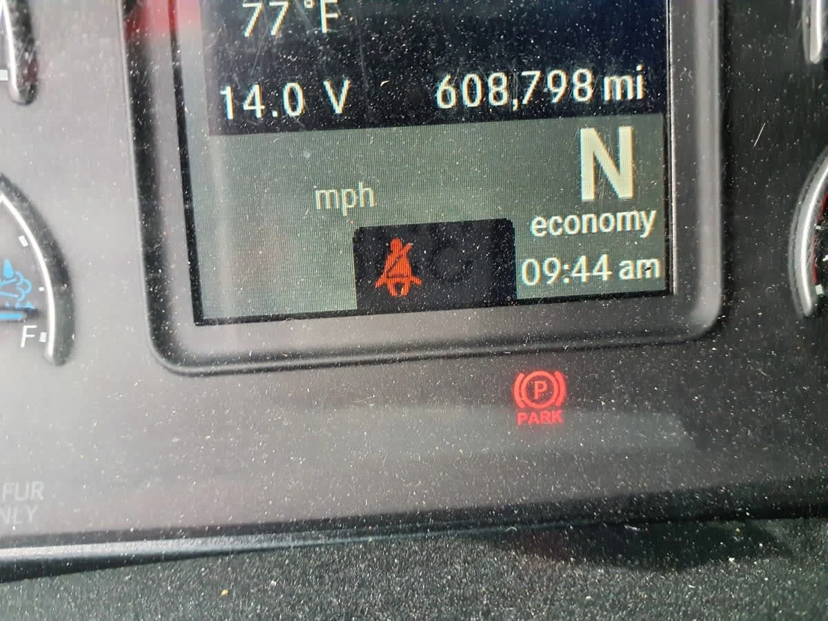 2019 Freightliner Cascadia - image 10