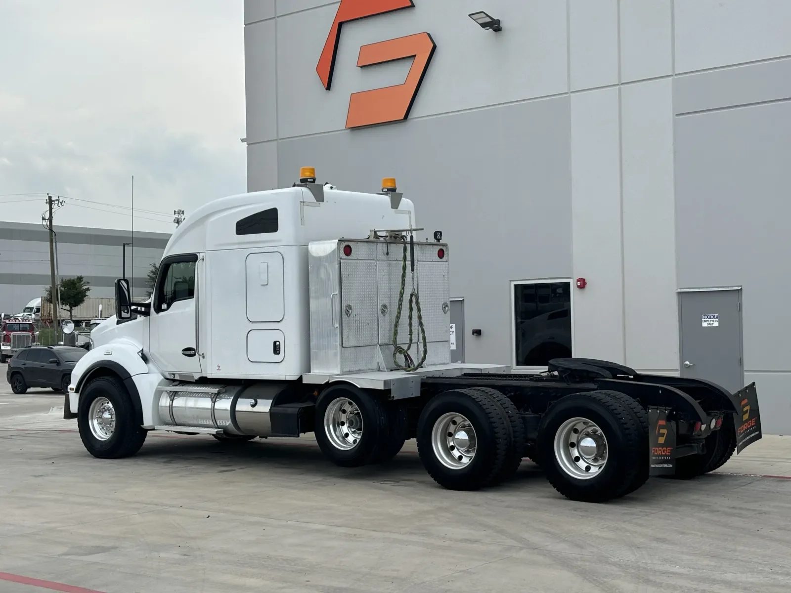 2017 Kenworth T880 - image 6