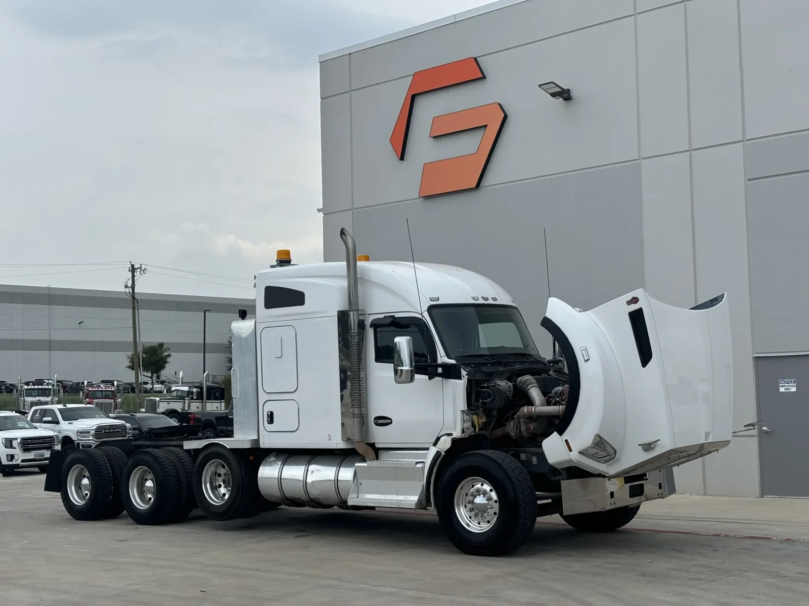 2017 Kenworth T880 - image 9