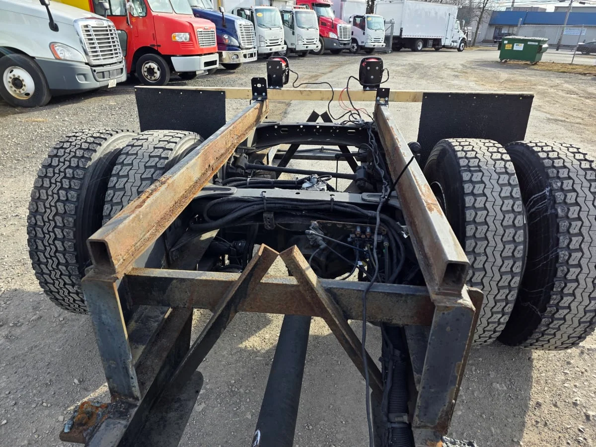 2017 Freightliner M2 106 - image 14