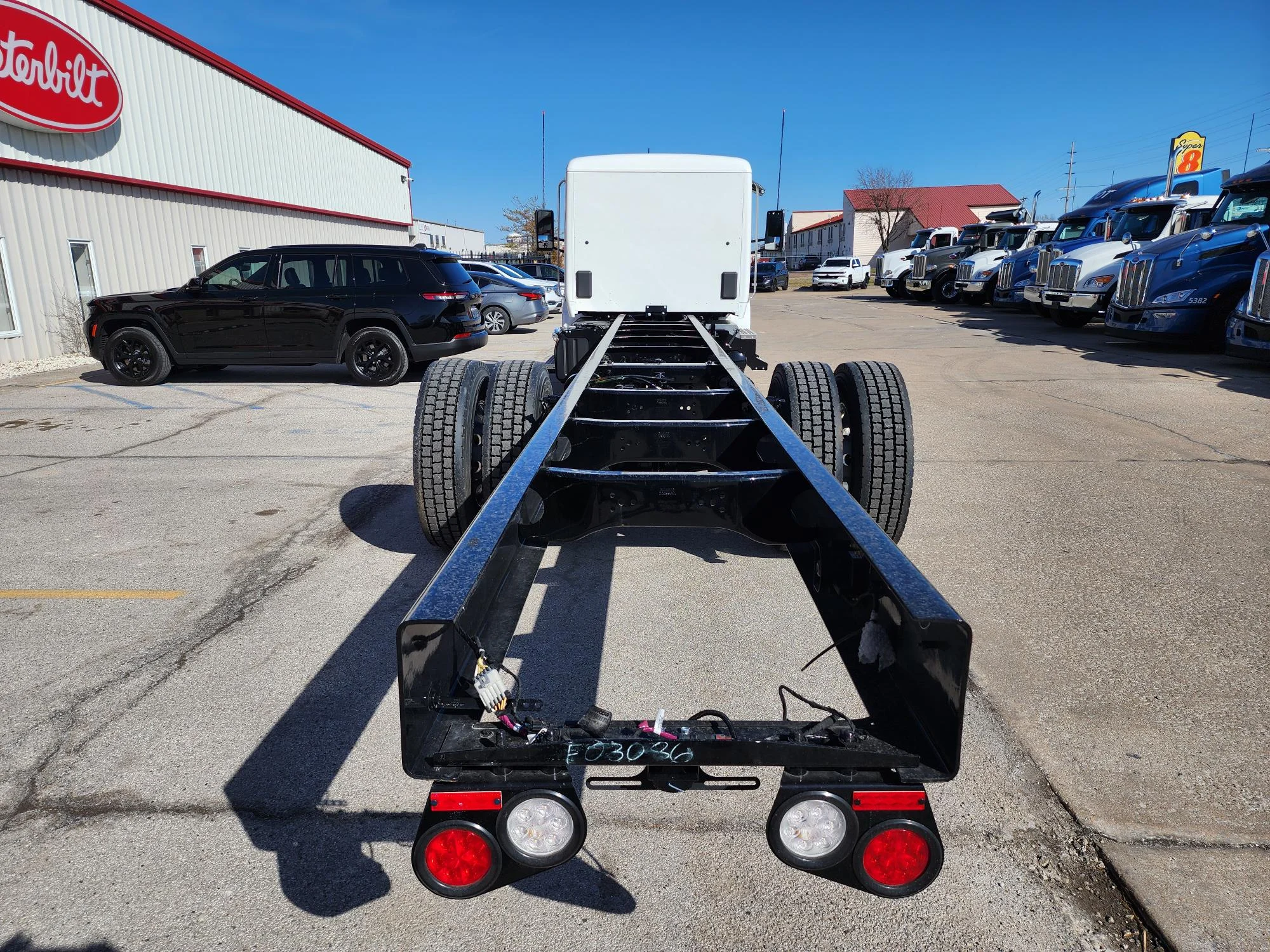 2025 Peterbilt 536 - image 3