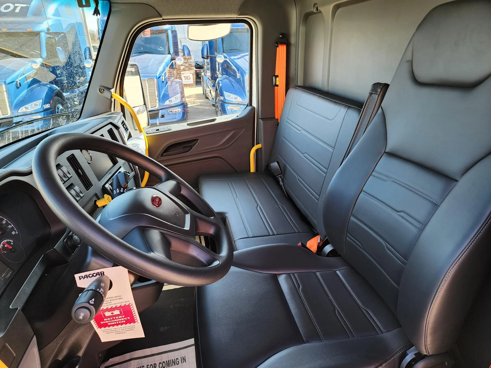 2025 Peterbilt 536 - image 7