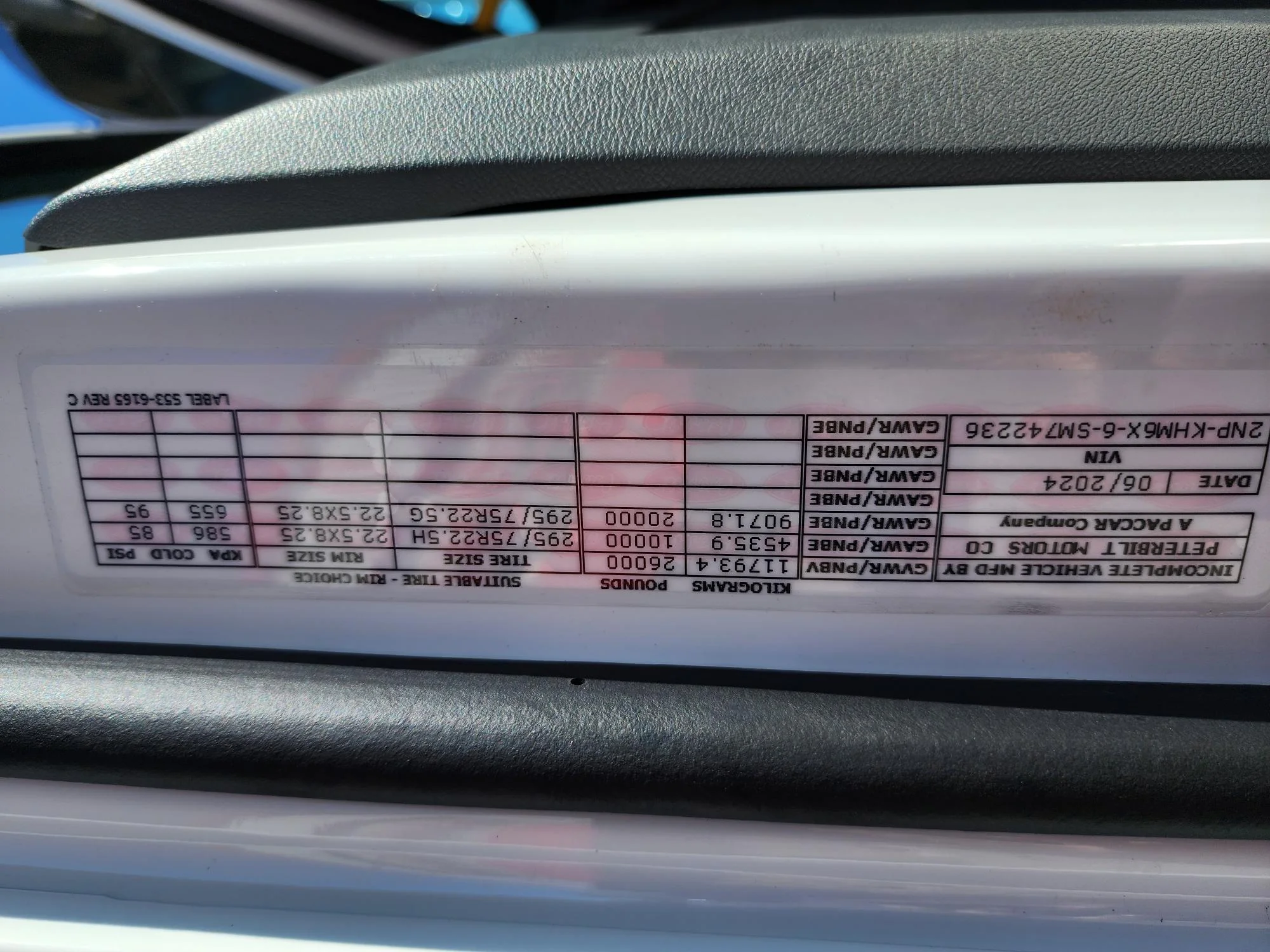 2025 Peterbilt 536 - image 9