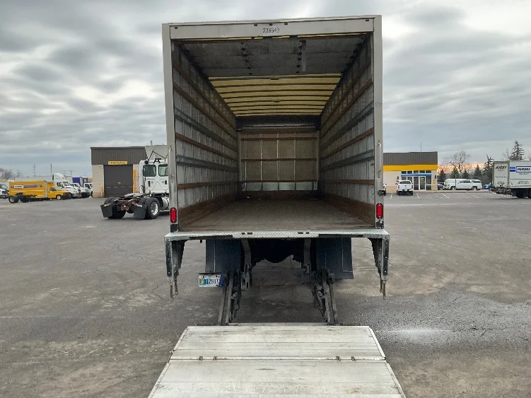2019 Freightliner M2 106 - image 8